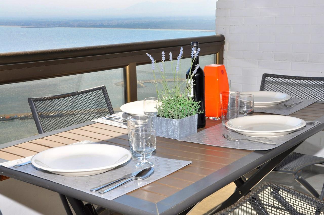 1089 Puig Rom Apartment *