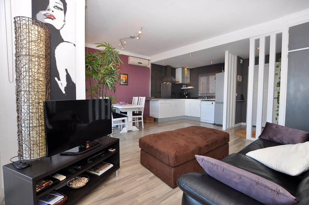 Apartment 1089 Puig Rom